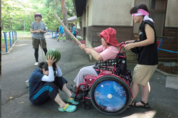 大きい男の子DEN 笑顔の思い出、詰まった僕らの集合写真